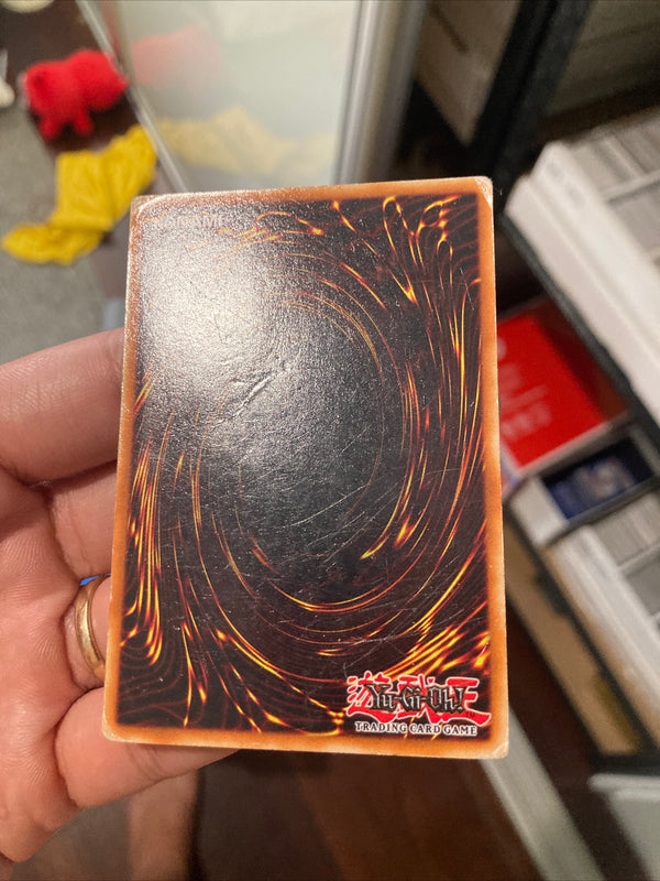 Yugioh Gamma The Magnet Warrior DOR-E003 Secret Rare Unlimited Edition DAMAGED