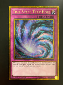 Yugioh Time-Space Trap Hole PGL3-EN039 Premium Gold Rare 1st Edition NM