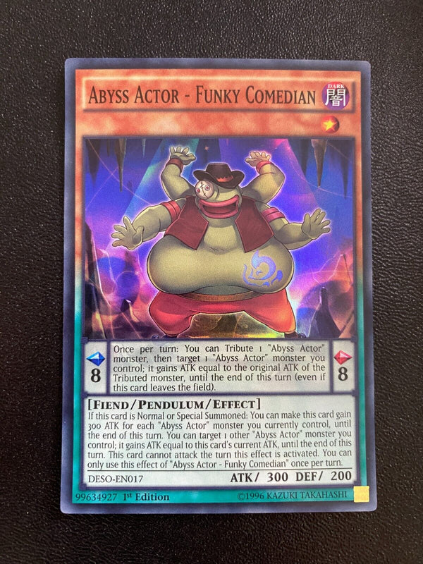 Yugioh Abyss Actor - Funky Comedian DESO-EN017 Super Rare 1st Edition NM