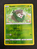 Pokemon Skiddo 017/185 Vivid Voltage Reverse Holo NM