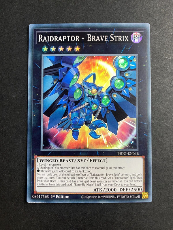 Yugioh Raidraptor - Brave Strix PHNI-EN046 Super Rare 1st Edition VLP/NM