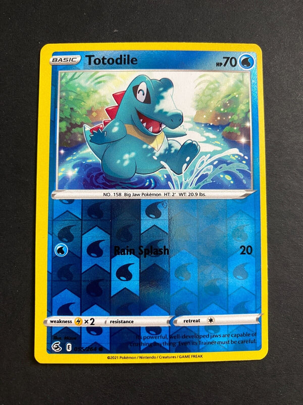 Pokemon Totodile 055/264 Fusion Strike Reverse Holo NM