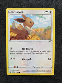 Pokemon Eevee 125/203 Evolving Skies Non Holo NM-MINT