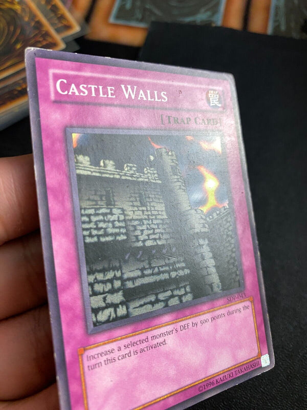 Yugioh Castle Walls SDP-043 Common Unlimited Edition HP