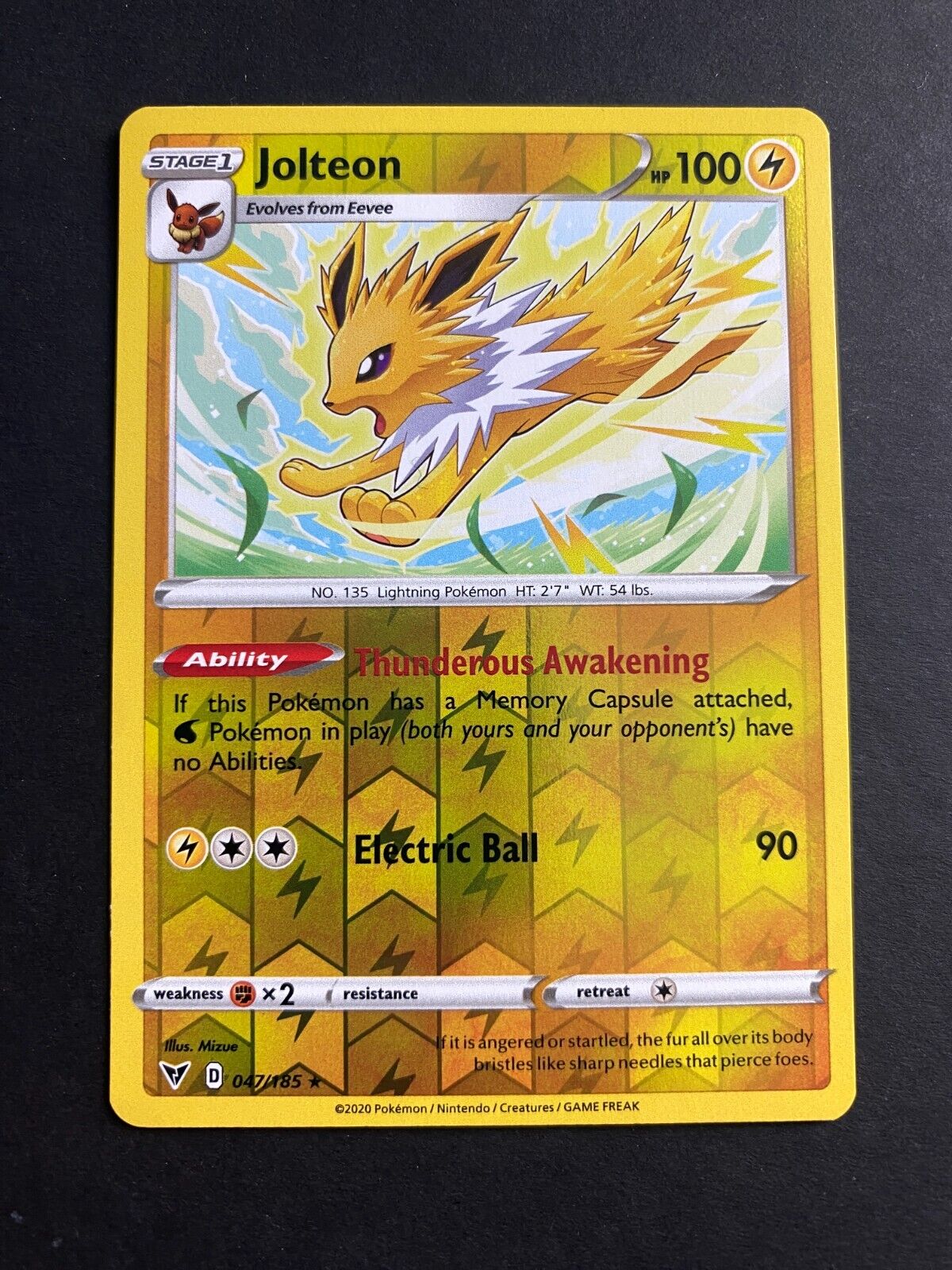 Pokemon Jolteon 047/185 Vivid Voltage Reverse Holo NM