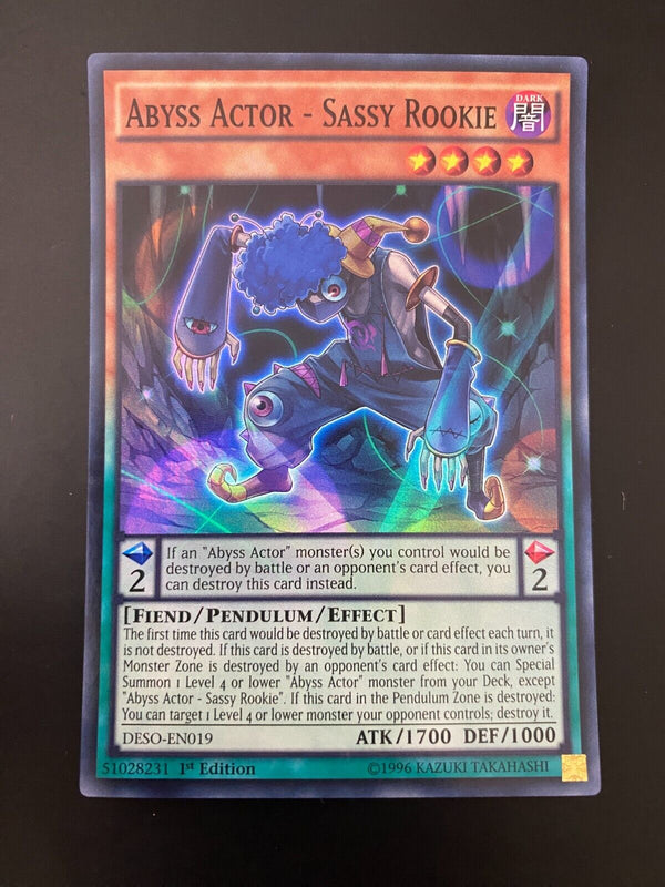 Yugioh Abyss Actor - Sassy Rookie DESO-EN019 Super Rare 1st Edition LP/VLP