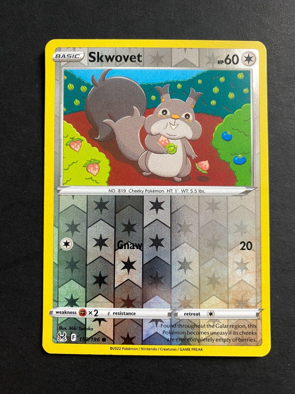 Pokemon Skwovet 150/196 Lost Origin Reverse Holo NM
