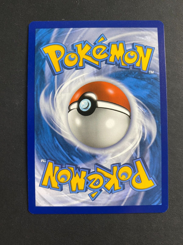 Pokemon Stantler 208/264 Fusion Strike Reverse Holo NM