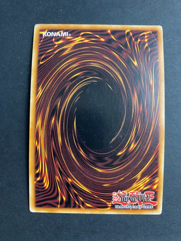 Yugioh Dark Magician LC01-EN005 Ultra Rare Limited Edition HP
