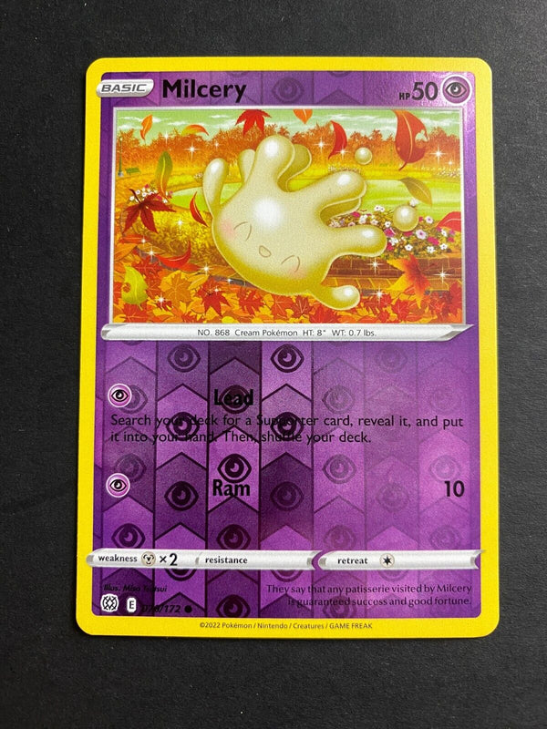 Pokemon Milcery 070/172 Brilliant Stars Reverse Holo NM