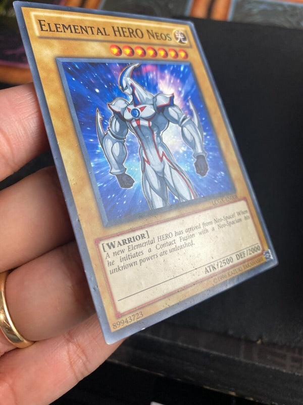 Yugioh Elemental Hero Neos LCGX-EN008 Common Unlimited Edition HP