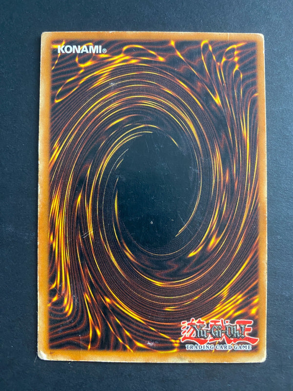 Yugioh Blue-Eyes White Dragon SKE-001 Super Rare Unlimited Edition HP (1)