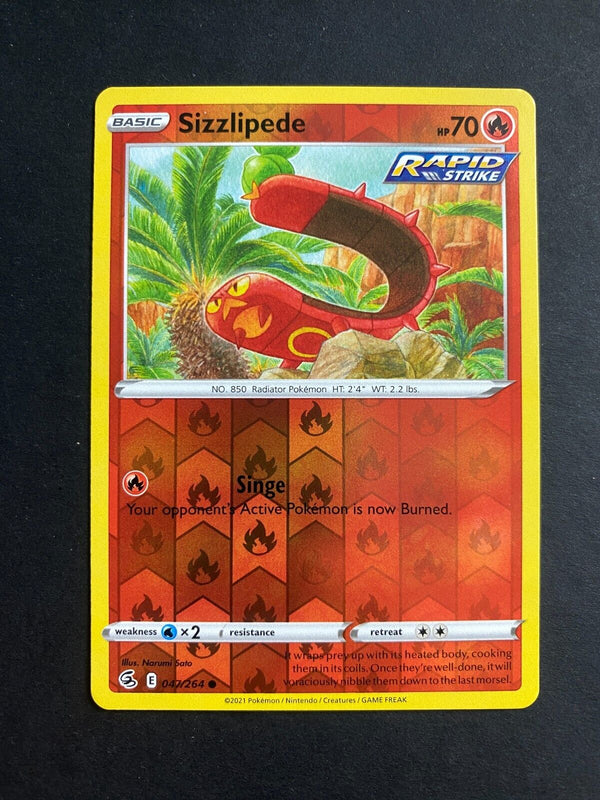 Pokemon Sizzlipede 047/264 Fusion Strike Reverse Holo NM