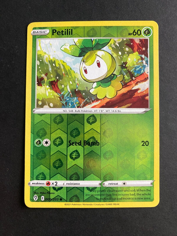 Pokemon Petilil 009/203 Evolving Skies Reverse Holo LP/NM