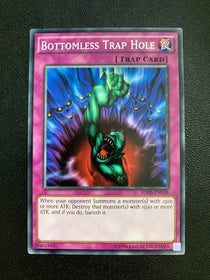 Yugioh Bottomless Trap Hole SDHS-EN038 Common Unlimited Edition LP