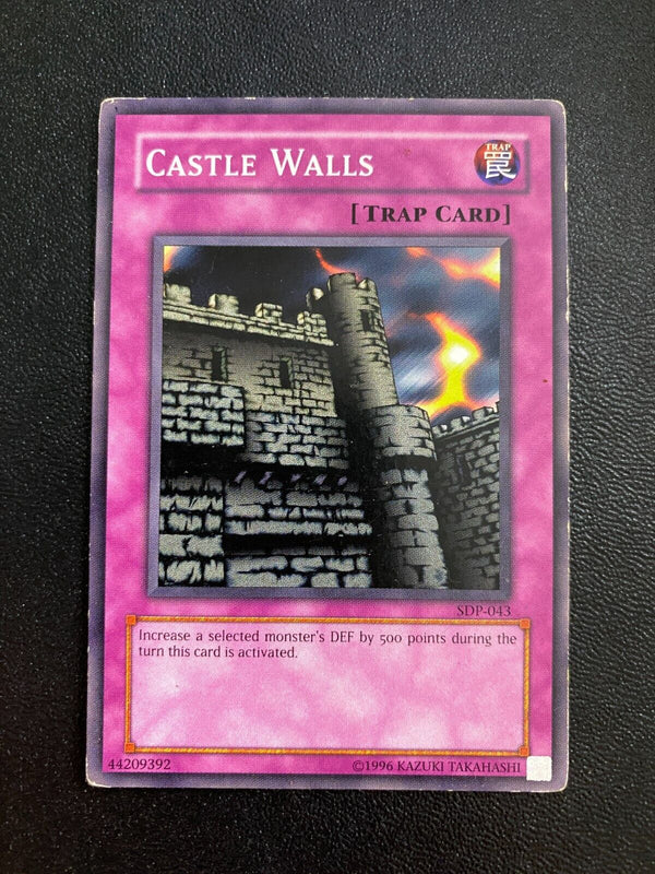 Yugioh Castle Walls SDP-043 Common Unlimited Edition HP