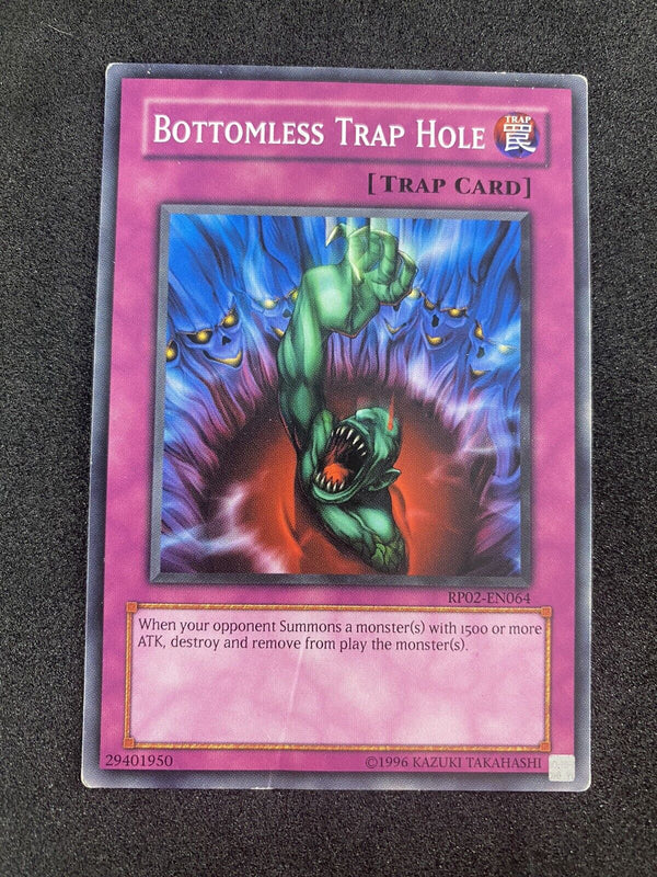 YugiohBottomless Trap Hole RP02-EN064 Common Unlimited Edition MP